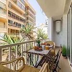 Premium Seaside Terrace By Turivida شقة